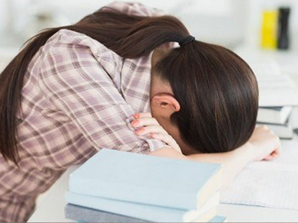 Nữ sinh 18 tuổi bị bệnh tâm thần, cơ thể kiệt quệ khi cố giảm cân