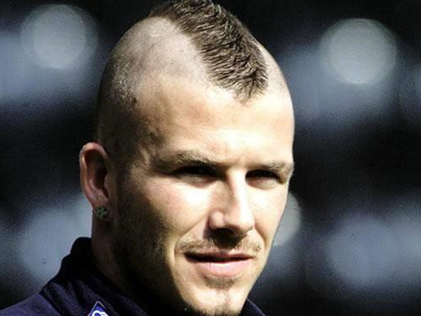 Sir Alex bắt David Beckham cạo đầu vì không vừa mắt