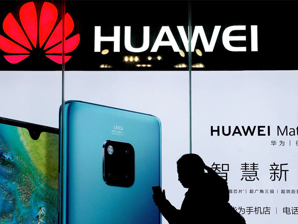 Tổng thống Trump ‘gắn vòng kim cô Tôn Ngộ Không’ lên đầu Huawei