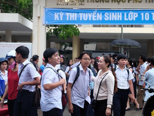 Vụ Đà Nẵng bỏ thi môn ngoại ngữ vào lớp 10: Lộ đường dây học 3 ngày lấy chứng chỉ quốc tế