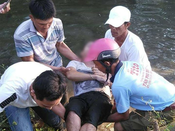 Quảng Nam: Hoảng hồn phát hiện nam thanh niên tử vong dưới mương nước
