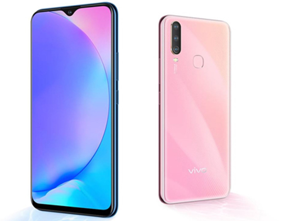 Vivo ra smartphone có ba camera sau, giá 216 USD