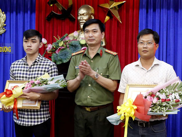 3 người dân giúp công an phá vụ thi thể trong khối bê tông được thưởng