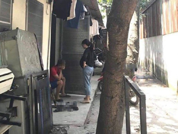 'Đại chiến gia đình' giữa ngày 40 độ: Vợ bầu 8 tháng muốn ngất lịm đi vì nóng, chồng tiếc tiền quyết không mua điều hòa