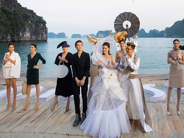 Lê Thuý và dàn mẫu phẫn nộ vì bị đối xử tệ bạc, đói khát trong show diễn ngoài đảo