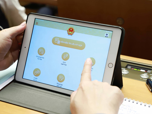 Đại biểu Quốc hội được trang bị iPad để tra cứu tài liệu