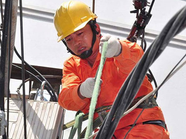 'Đề nghị báo chí không đưa tin trái chiều về giá điện là phản cảm'