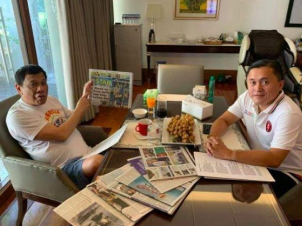 Một tuần không xuất hiện, TT Duterte lại thổi bùng tin đồn bệnh nặng