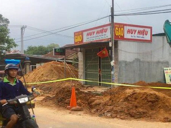 Sập công trình đường ống thoát nước, nam công nhân bị đất vùi lấp tử vong