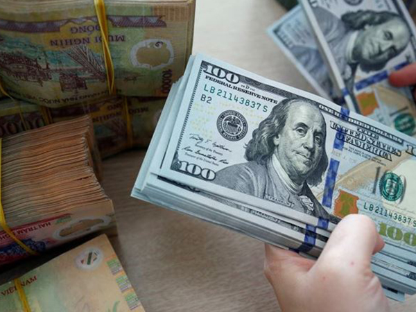 Tiền 'bẩn' đi qua ngân hàng 'rửa' vào đâu?