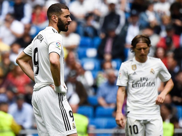 CĐV Real Madrid bỏ phiếu, đòi bán... hơn nửa đội hình