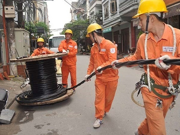 Giá điện không 'gánh' khoản lỗ đầu tư ngoài ngành của EVN