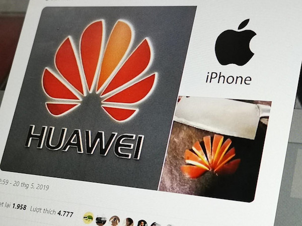 Nhà ngoại giao TQ tweet ủng hộ Huawei bằng iPhone gây bão mạng