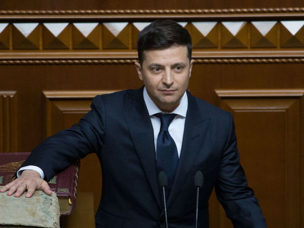 Nóng: Zelensky giải tán quốc hội, trưng cầu dân ý đàm phán với Nga