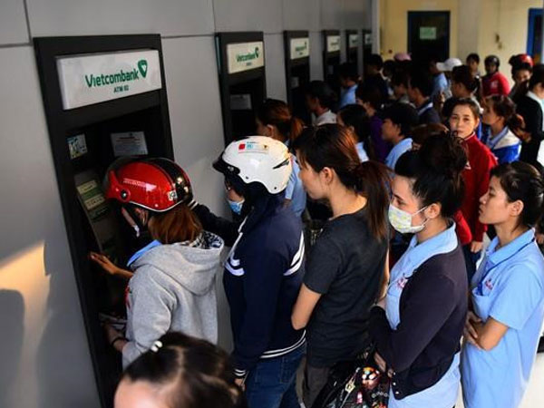 Phí rút tiền ATM, chuyển khoản của ngân hàng nào rẻ nhất?