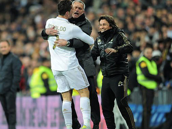 Tích cực lôi kéo Mourinho, Ronaldo muốn tạo dựng một 'đế chế' mới