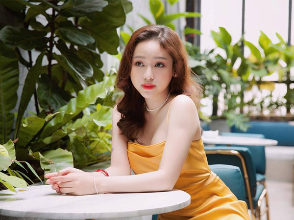 Đầu tư tiền tỷ để phẫu thuật thẩm mỹ nhưng Thúy Vi lại tự nhận mình là 'hot girl sống khổ nhất Việt Nam'