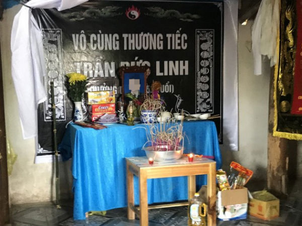 Người thân đau đớn an táng nạn nhân vụ 'bê tông chứa thi thể người' ở Bình Dương
