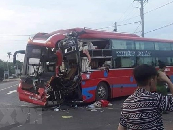 Gia Lai: Hai xe khách giường nằm tông nhau, bảy người bị thương