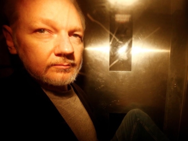 Mỹ truy tố nhà sáng lập WikiLeaks nhiều tội danh mới