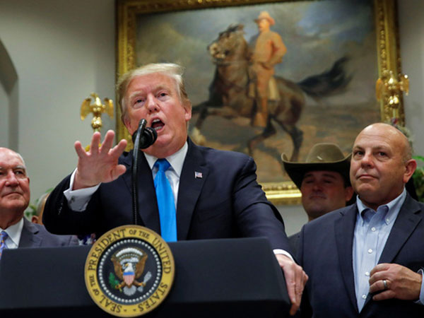 Ông Trump tuyên bố 'lấy tiền Trung Quốc giúp nông dân Mỹ'