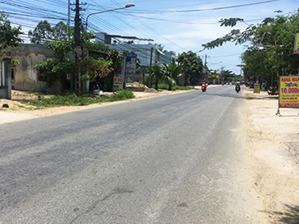 Ôtô tông chết hai mẹ con rồi bỏ chạy