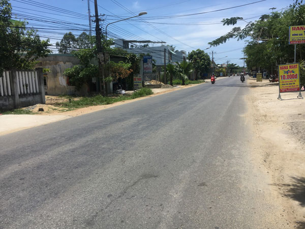 Truy tìm ô tô tông người mẹ và 2 con nhỏ thương vong rồi bỏ chạy
