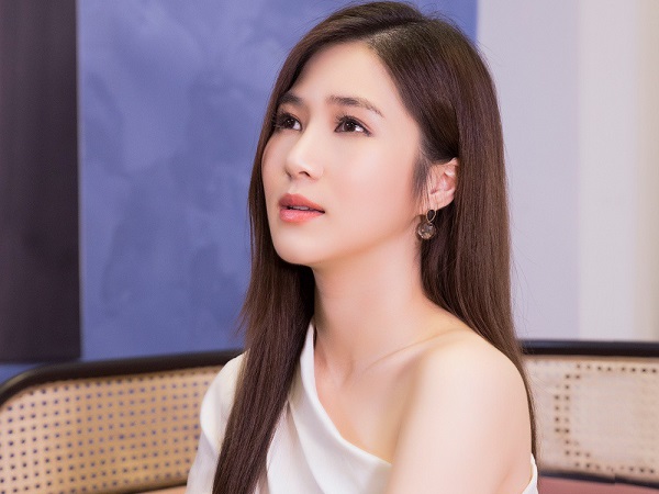 Hương Tràm chính thức lên tiếng về nghi án đá xéo Chi Pu cực gắt 'Nhạc hay mà hát như...'