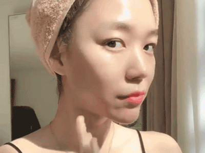 Mùa hè, chị em thường coi nhẹ bước skincare này nhưng ngờ đâu càng khiến da bóng dầu, nổi mụn và nhanh lão hóa