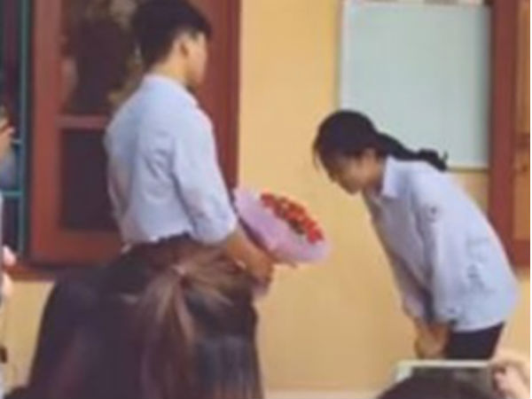 Nam sinh mượn lễ bế giảng tỏ tình nhưng cách từ chối có 1 - 0 - 2 của nữ chính mới gây bất ngờ