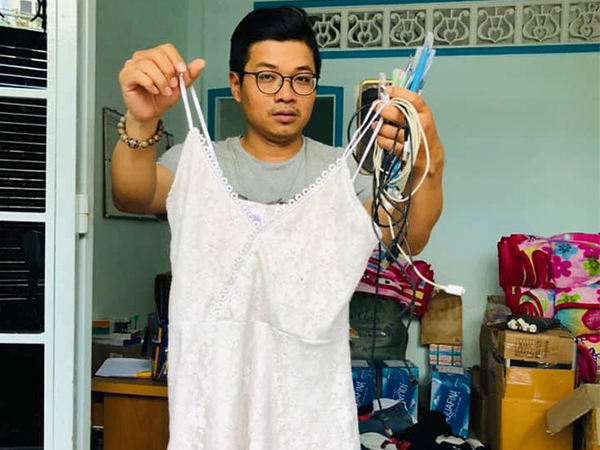 Quyên đồ từ thiện cho trẻ em nhưng chỉ nhận những món hàng 'khó hiểu': Từ xu chiêng, váy ren 2 dây cũ mèm đến dây sạc điện thoại hỏng