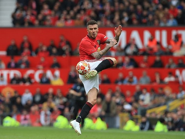 Huyền thoại MU đè bẹp Bayern: Solskjaer thể hiện bản năng sát thủ, Beckham solo ghi bàn tuyệt đỉnh