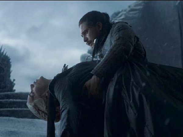 Jon Snow giết Mẹ Rồng tập cuối 'Game of Thrones' gây tranh cãi dữ dội