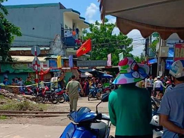 Nóng: Người phụ nữ mang thai và con nhỏ tử vong trong phòng trọ ở Bình Dương