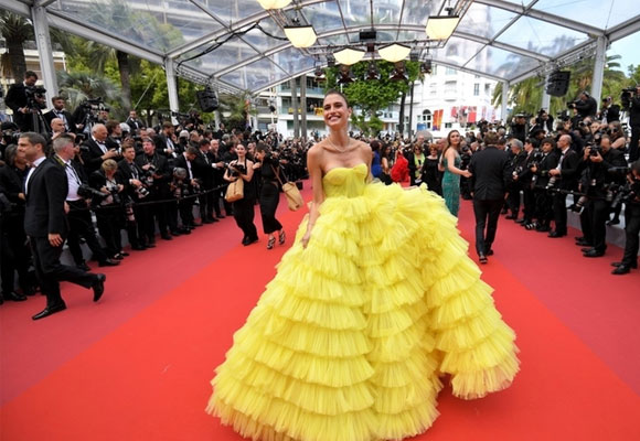 Váy quá khổ được ưa chuộng ở Cannes 2019