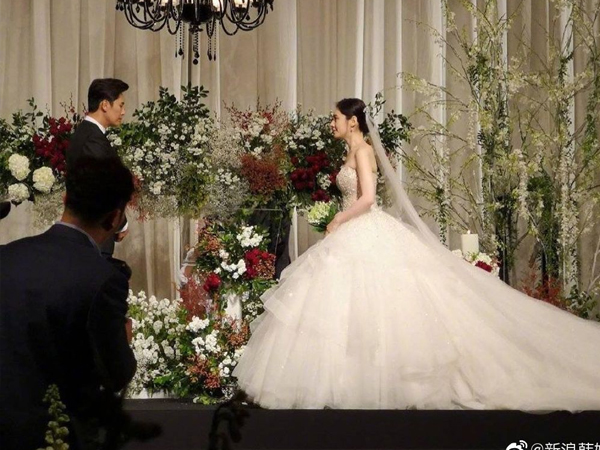 Đám cưới Hoa - Hàn hot nhất hôm nay: Choo Ja Hyun hoá nữ thần diện váy cưới trắng tinh khôi, e ấp bên Vu Hiểu Quang