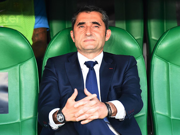 Lionel Messi muốn HLV Valverde trụ lại Barca