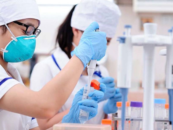 Lời thú nhận bất ngờ của người phụ nữ trước cánh cửa phòng xét nghiệm ADN