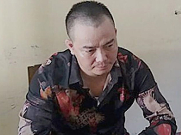 Mở nhạc sàn, nhạc đám ma để… đòi nợ