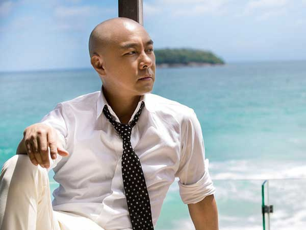 Trước khi cưới Trương Tây và trở thành 'ông chồng quốc dân' triệu người ngưỡng mộ, Trương Vệ Kiện từng ngoại tình trong lúc cãi nhau với vợ sắp cưới?