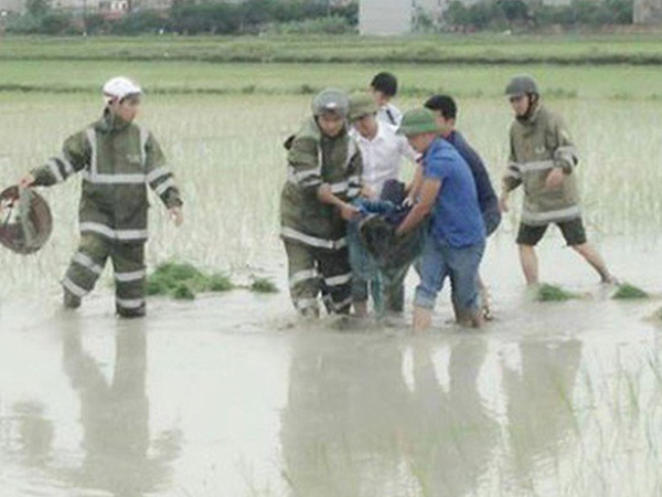 Vợ nguyên bí thư xã bị sét đánh tử vong khi đang đi làm đồng