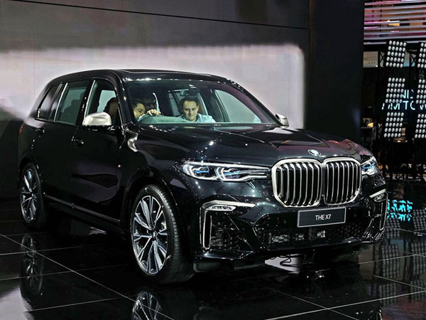 BMW X7, Mercedes-Benz GLE và nhiều mẫu xe sang rục rịch cập bến VN