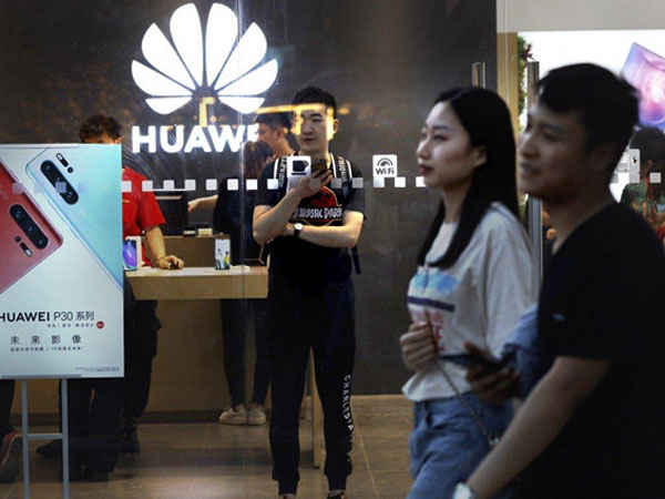 Huawei có 500 'bạn đồng hành' trong danh sách đen của Mỹ