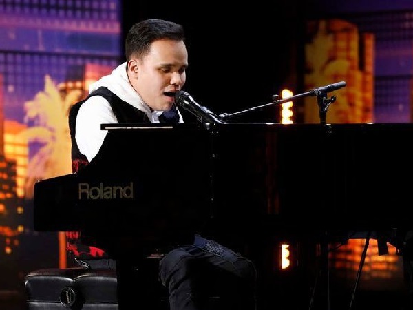 Ngay mở màn America's Got Talent 2019, khán giả khóc hết nước mắt vì điều kỳ diệu từ chàng trai khiếm thị