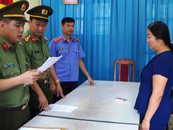 Những 'cậu ấm cô chiêu' nào được nâng điểm ở Sơn La?
