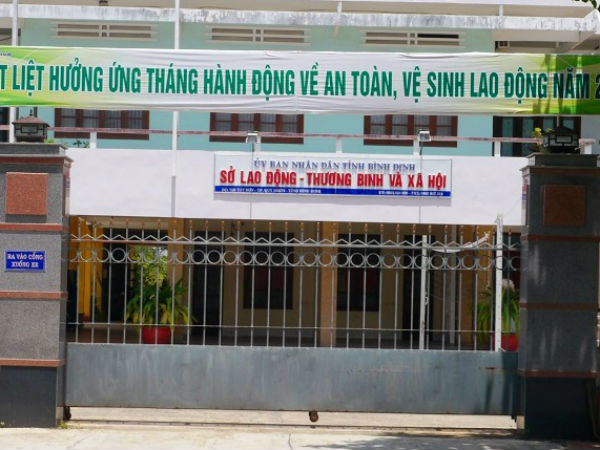 Phó giám đốc sở xin nghỉ đi chữa bệnh bị tố nợ hàng chục tỷ đồng