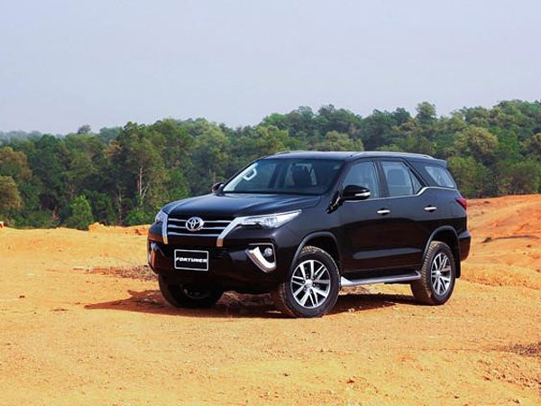 Toyota Fortuner nhập khẩu khan hàng, bản lắp ráp sắp xuất trận