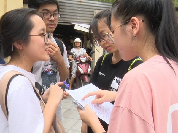 Video: Tuyệt chiêu đồng hành cùng con trong kỳ thi lớp 10 dành cho phụ huynh