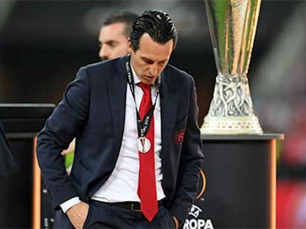 Arsenal không có tiền 'thay máu' đội hình