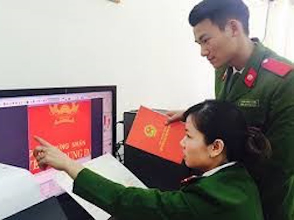 Đi bán nhà 13 tỷ, chủ nhà mới phát hiện sổ đỏ được làm giả như thật